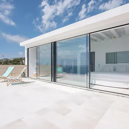 La Vie Est Belle Villa *